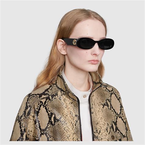 oval sunglasses gucci